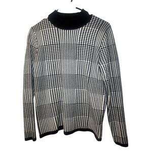 T Tahari Black & White Houndstooth Pattern Sweater Size M
